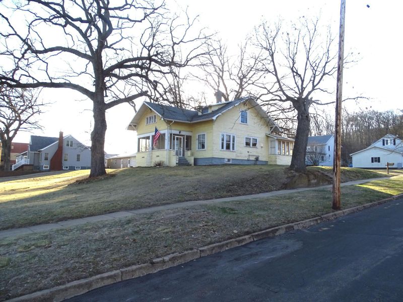 604 5th Ave E, Durand, WI 54736