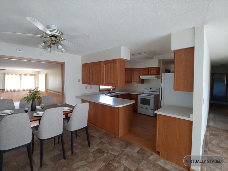 1024 N 7th St, Warren, MN 56762