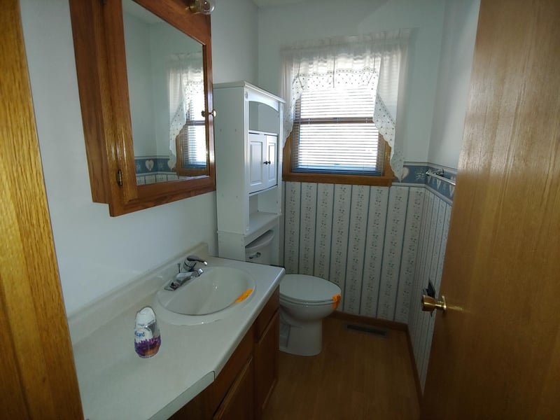 1024 N 7th St, Warren, MN 56762