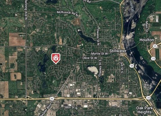 2672 Fairlawn Dr, Stillwater, MN 55082