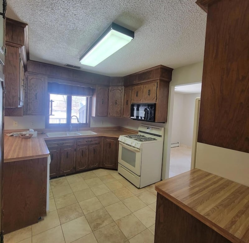 8415 15th Ave S, Bloomington, MN 55425