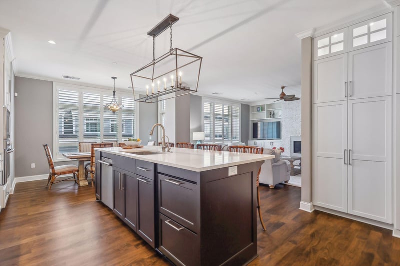 875 Lake St N #409, Wayzata, MN 55391