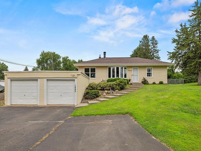 1883 County Road C E, Maplewood, MN 55109