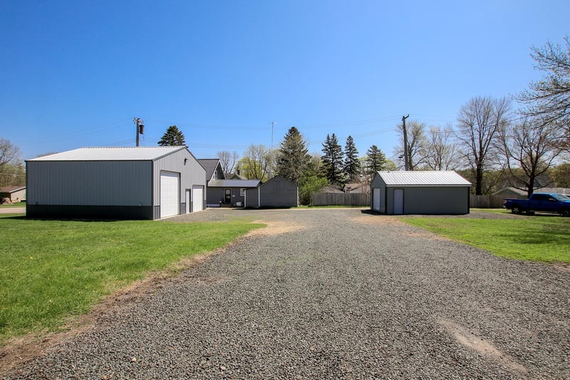 131 2nd St NE, Buffalo Lake, MN 55314