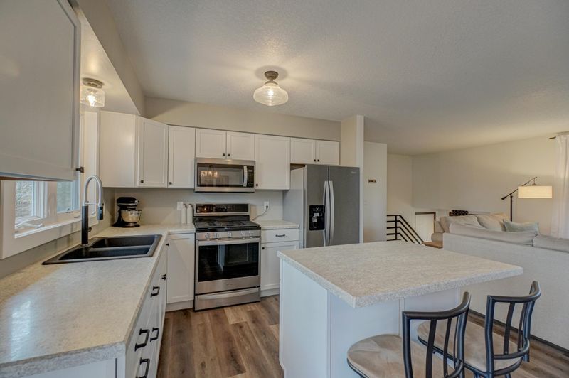 1003 Falcon Dr, River Falls, WI 54022