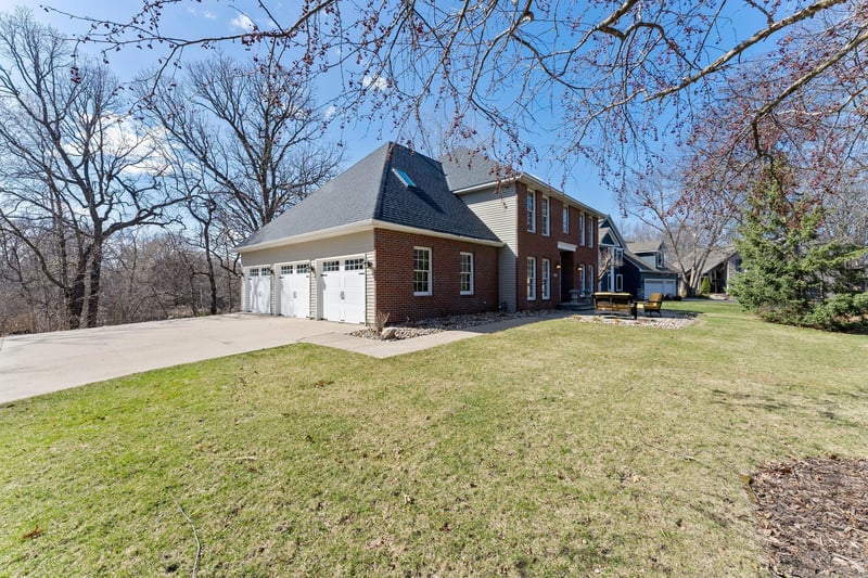 1433 Pheasant Hills Dr, Lino Lakes, MN 55038