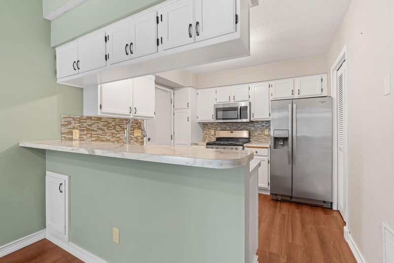 1755 Maple Ct, Falcon Heights, MN 55113