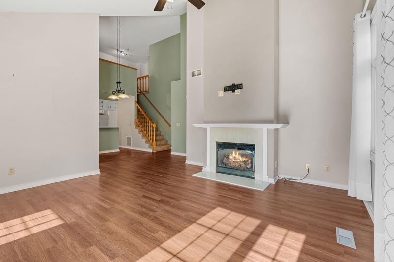 1755 Maple Ct, Falcon Heights, MN 55113