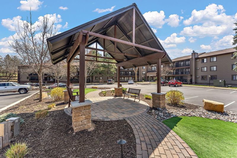 7301 W 101st St #319, Bloomington, MN 55438
