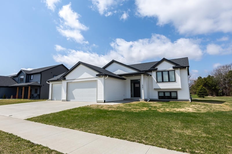 439 Spring Day Ave NE, Eyota, MN 55934