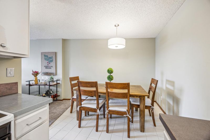 210 W Grant St #710, Minneapolis, MN 55403