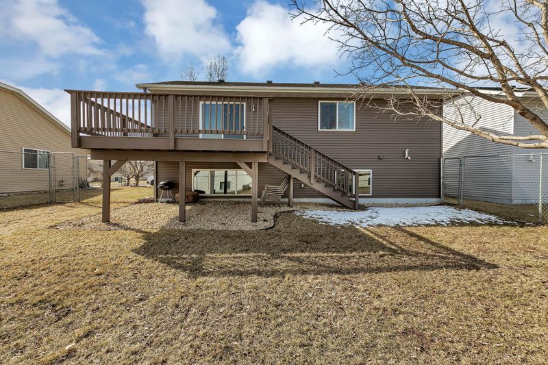 607 Hackberry Dr, Saint Joseph, MN 56374