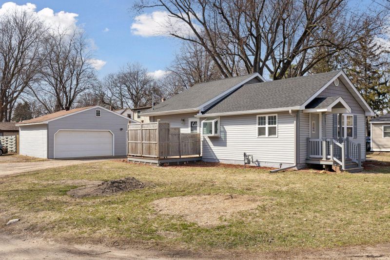 2661 Division St N, North Saint Paul, MN 55109
