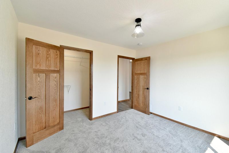 293 Old Glory Dr, Alexandria, MN 56308