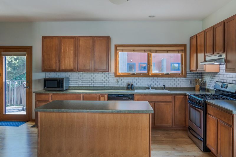 568 State St #A, Saint Paul, MN 55107