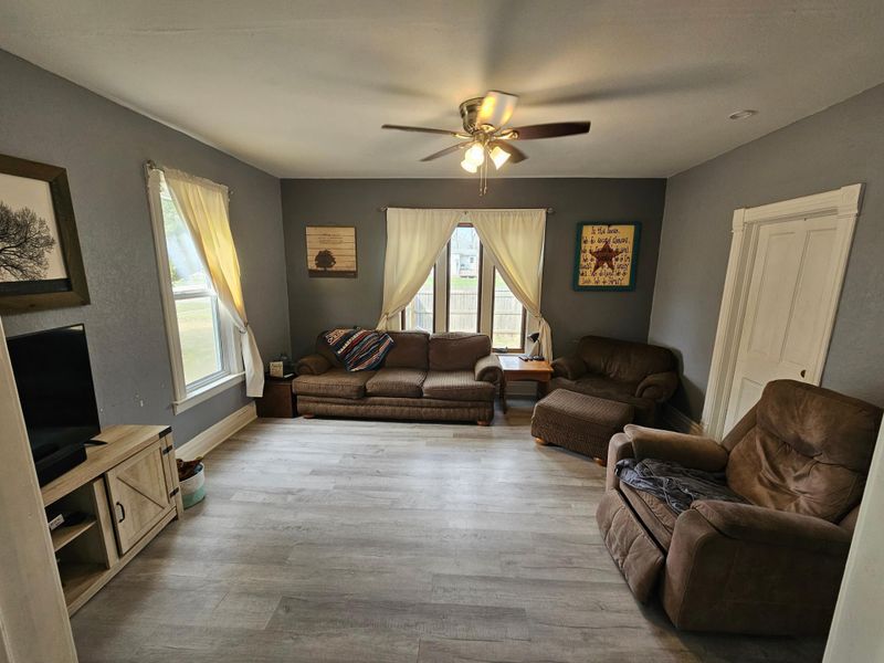 109 3rd St, Lyle, MN 55953