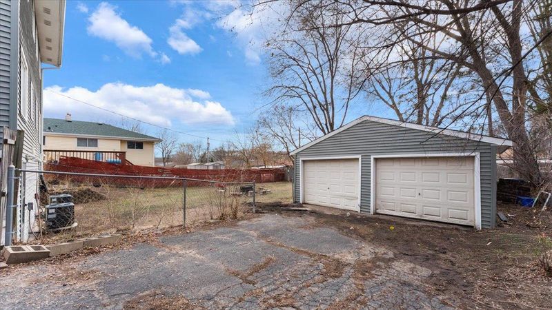 1525 Clarence St, Saint Paul, MN 55106