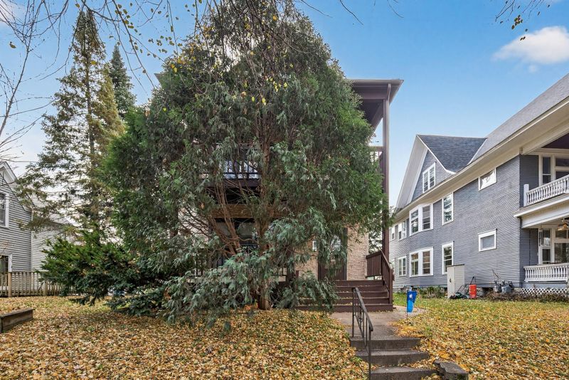 570 Laurel Ave, Saint Paul, MN 55102