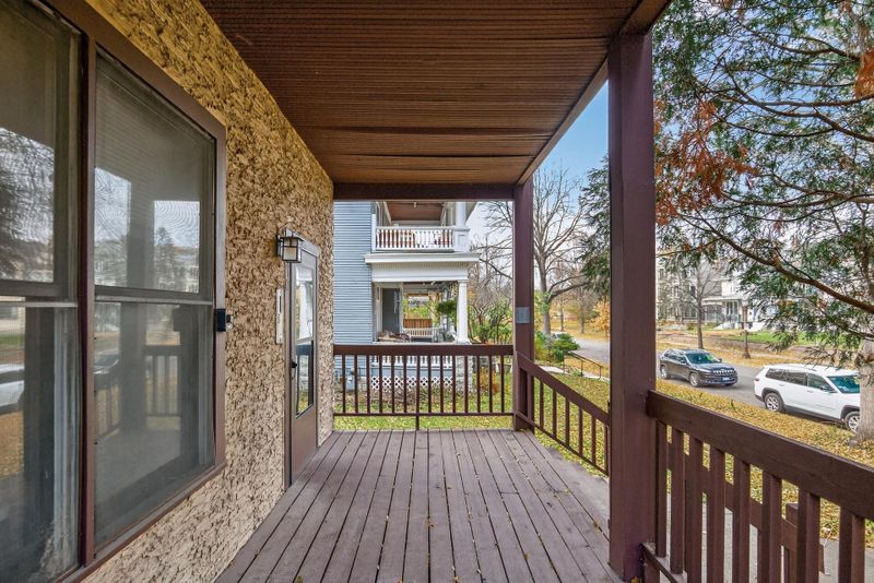 570 Laurel Ave, Saint Paul, MN 55102