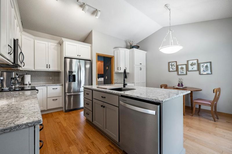 14425 Freesia Way, Apple Valley, MN 55124