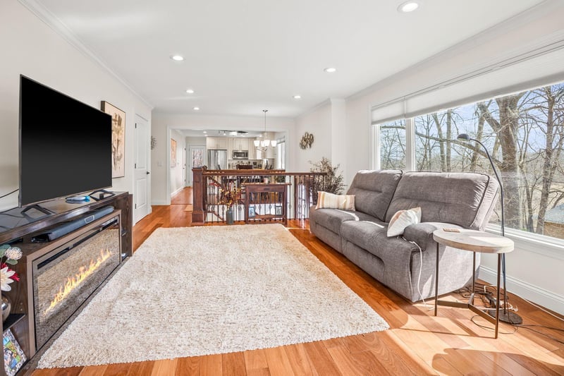 9470 Roy Rd, Independence, MN 55328