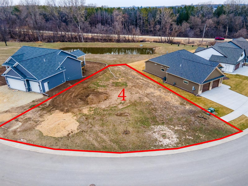 592 Kodiak Dr NW, Stewartville, MN 55976