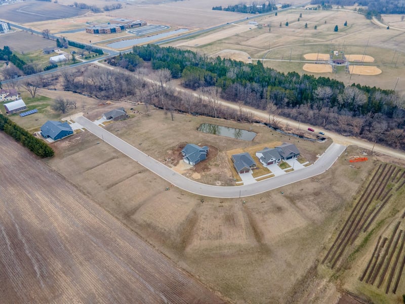 592 Kodiak Dr NW, Stewartville, MN 55976