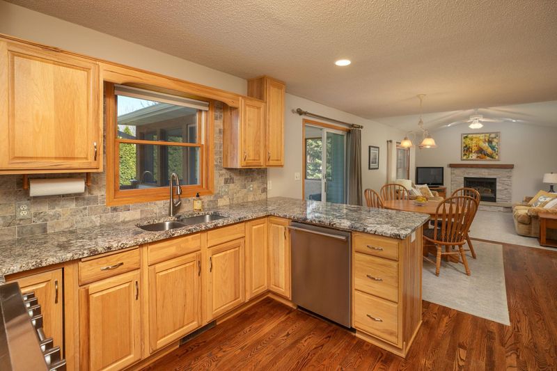 4901 Manor Ridge Ln NW, Rochester, MN 55901