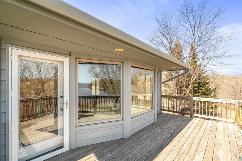 8024 E Spirit Cove Dr, Duluth, MN 55807