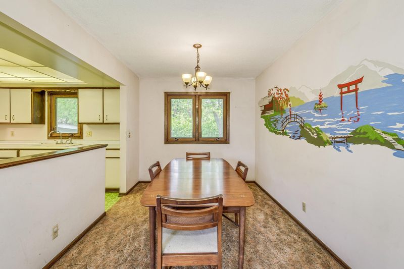 980 Carlton Dr, Shoreview, MN 55126