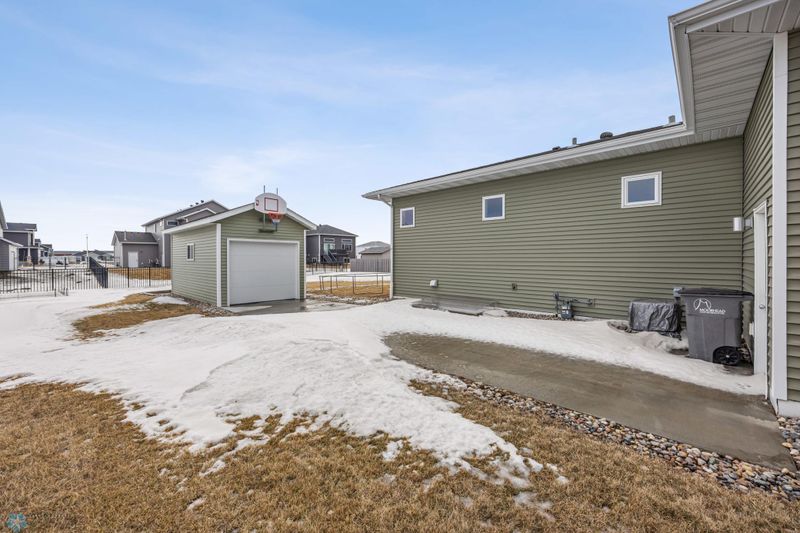 2118 42nd St S, Moorhead, MN 56560