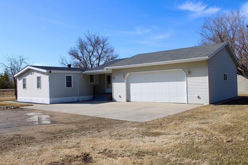 735 1st St S, Middle River, MN 56737