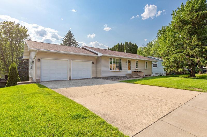 30 Brand Ave, Faribault, MN 55021