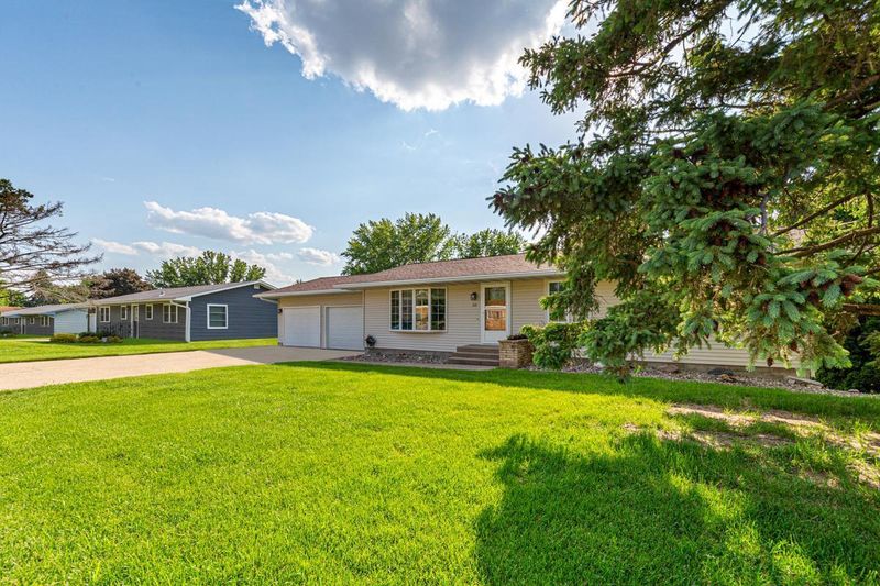 30 Brand Ave, Faribault, MN 55021