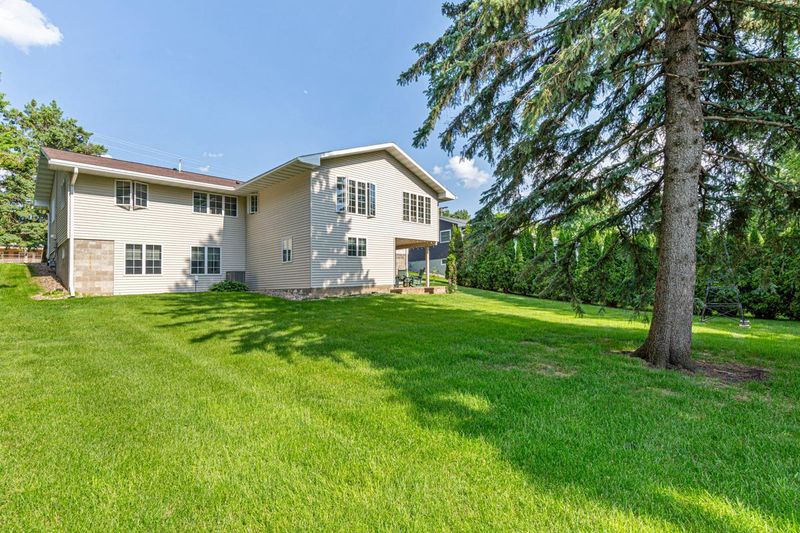 30 Brand Ave, Faribault, MN 55021