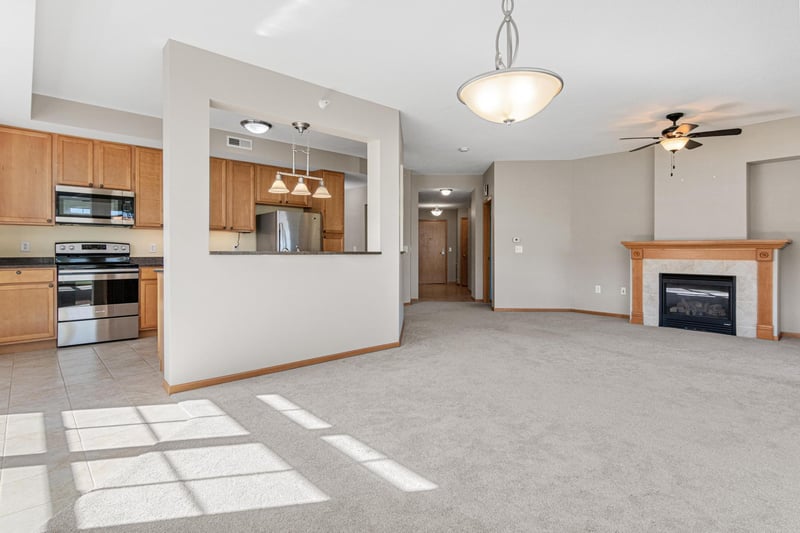 2550 38th Ave NE #313, Saint Anthony, MN 55421