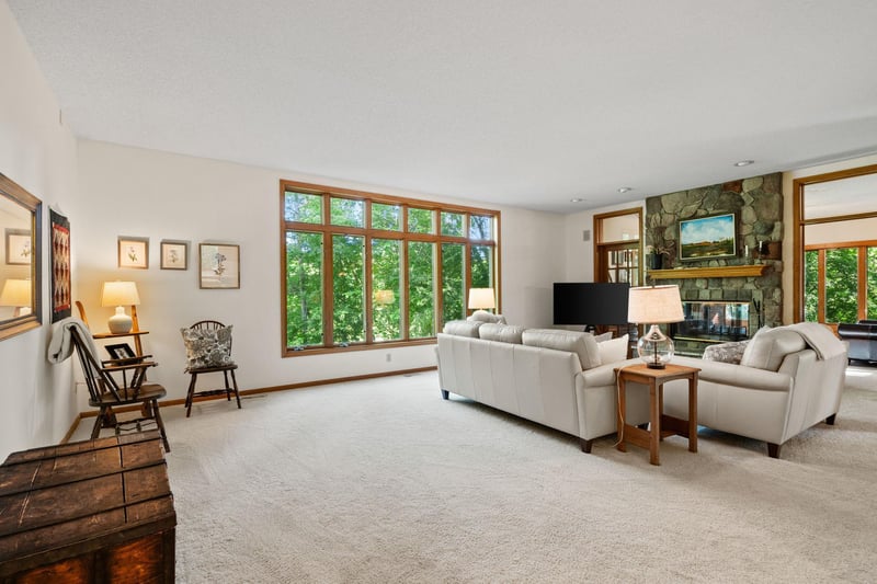 3901 Auburn Dr, Minnetonka, MN 55305