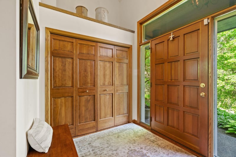 3901 Auburn Dr, Minnetonka, MN 55305