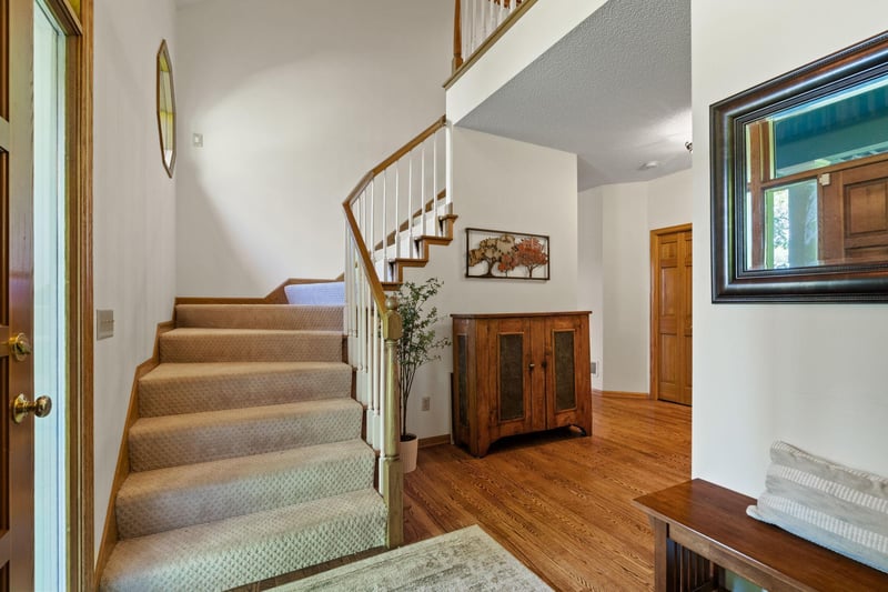 3901 Auburn Dr, Minnetonka, MN 55305