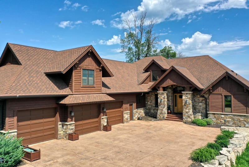623 N Shore Dr, Forest Lake, MN 55025