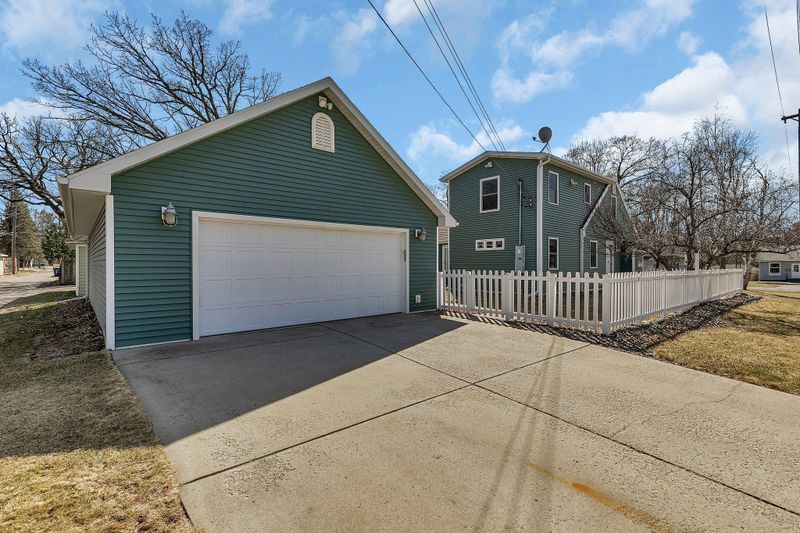 1200 Kilian Blvd SE, Saint Cloud, MN 56304