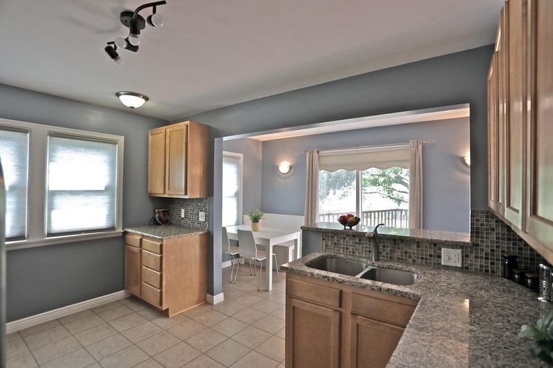 738 6th Ave S, South Saint Paul, MN 55075
