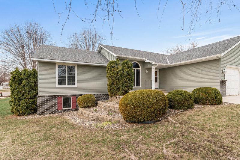 990 Klyva Rd SE, Cokato, MN 55321