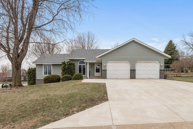 990 Klyva Rd SE, Cokato, MN 55321