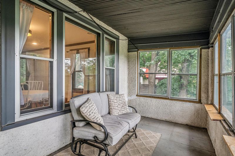 241 Cecil St SE, Minneapolis, MN 55414