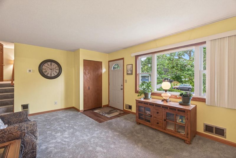 1224 Gary Dr, Saint Paul Park, MN 55071