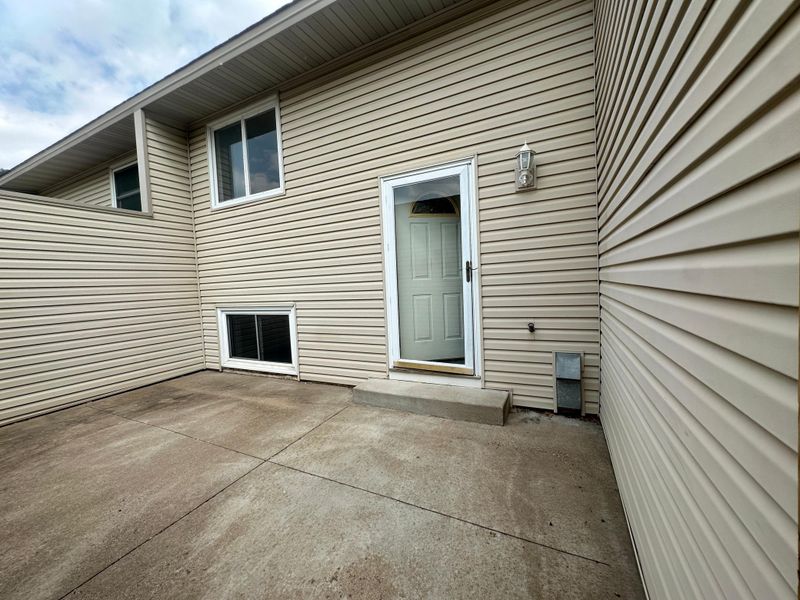 12186 Drake St NW, Coon Rapids, MN 55448