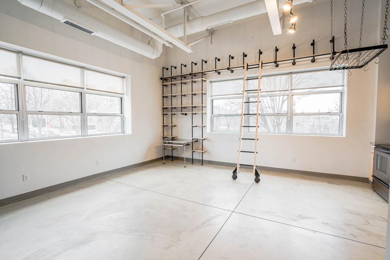 111 E Franklin Ave #306, Minneapolis, MN 55404