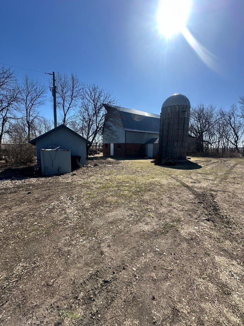55788 256th St, Winthrop, MN 55396
