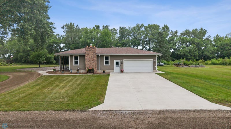 2368 Highway 9 N, Glyndon, MN 56547